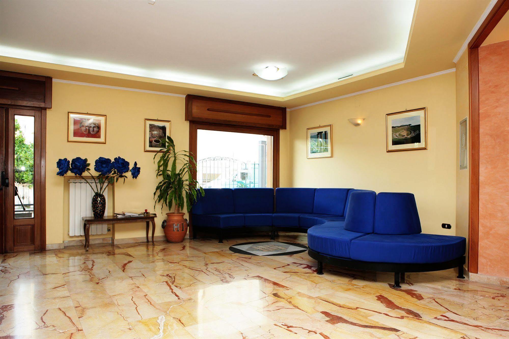 Hotel Iside Pompei Bagian luar foto
