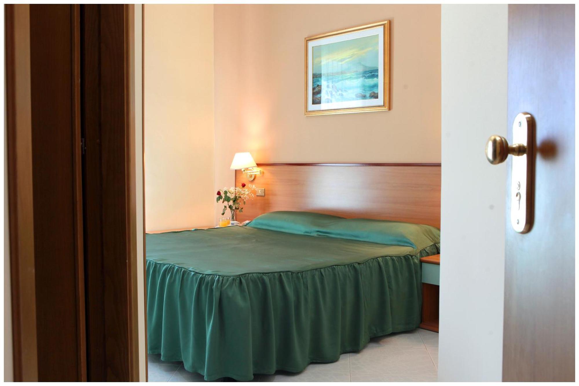Hotel Iside Pompei Bagian luar foto