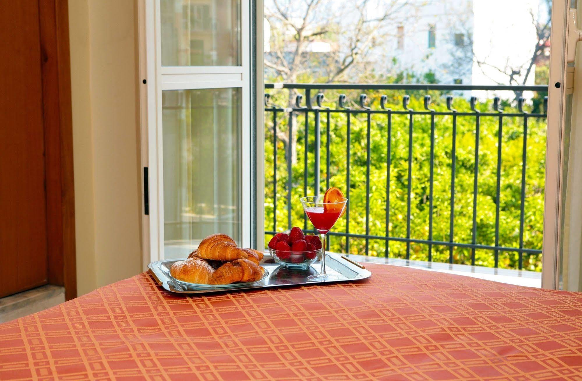 Hotel Iside Pompei Bagian luar foto