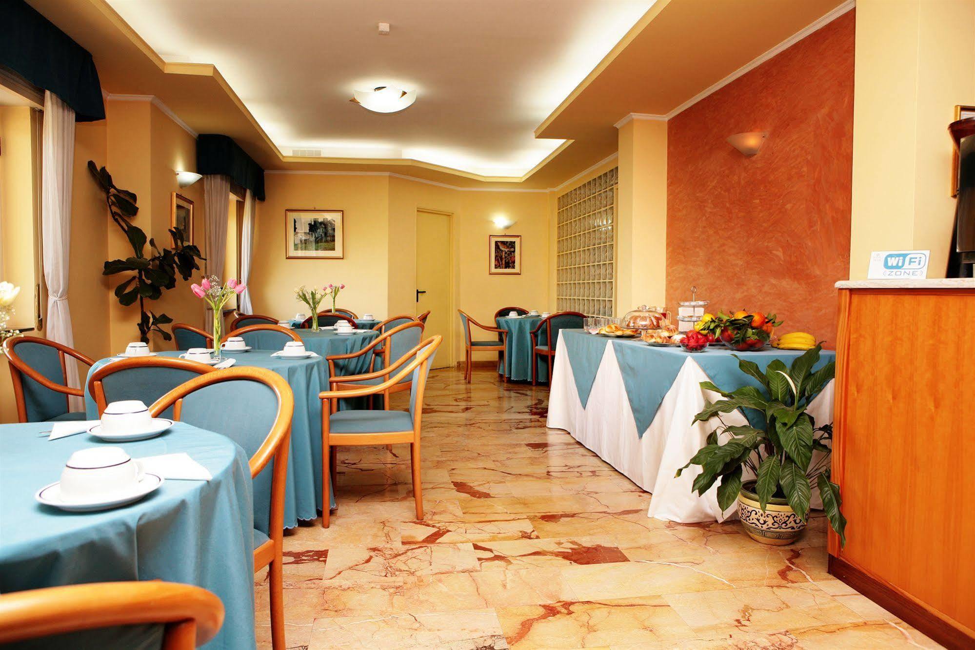 Hotel Iside Pompei Bagian luar foto